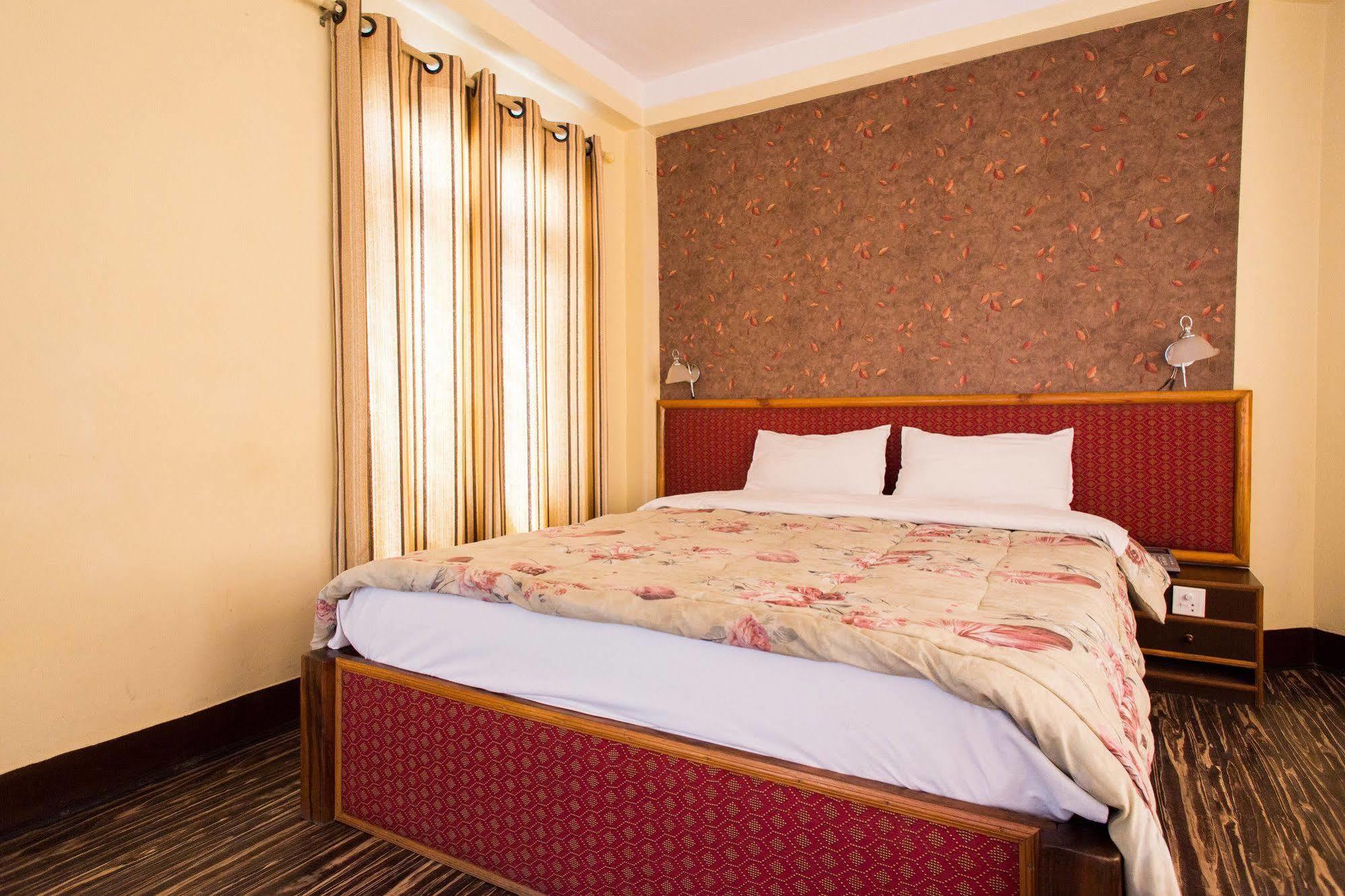 Hotel Lotus Buddha Inn Katmandu Dış mekan fotoğraf