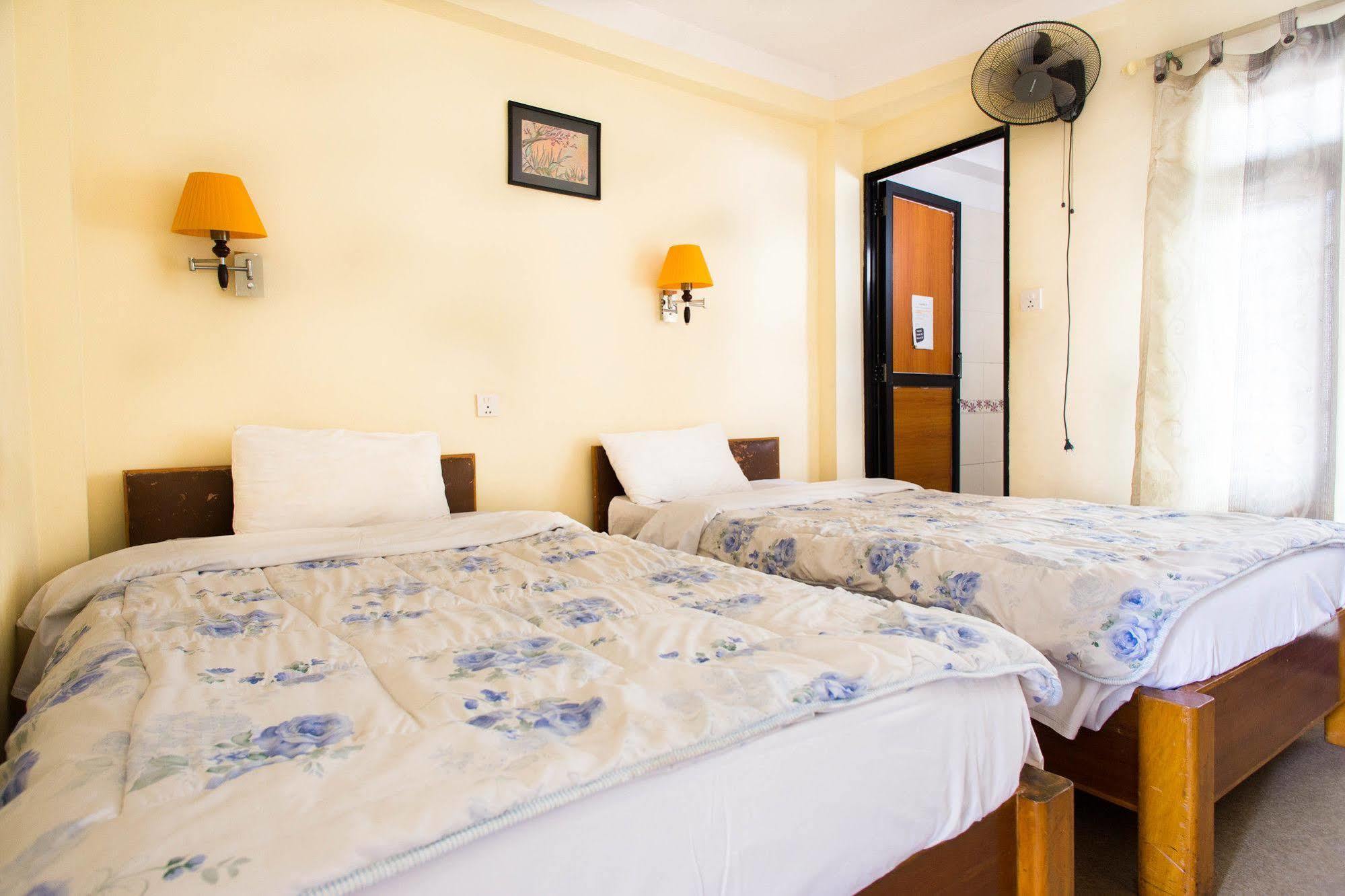 Hotel Lotus Buddha Inn Katmandu Dış mekan fotoğraf
