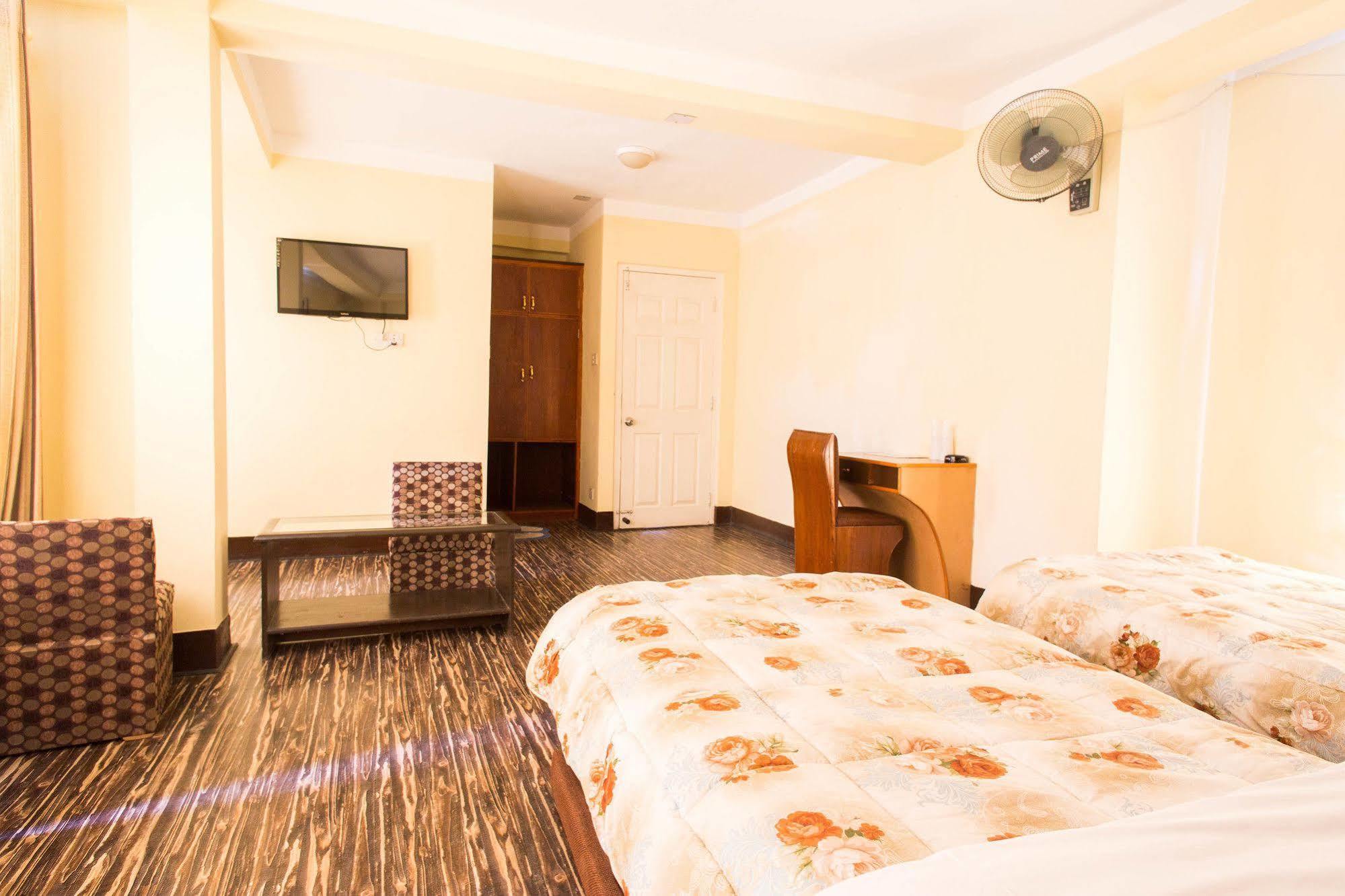 Hotel Lotus Buddha Inn Katmandu Dış mekan fotoğraf