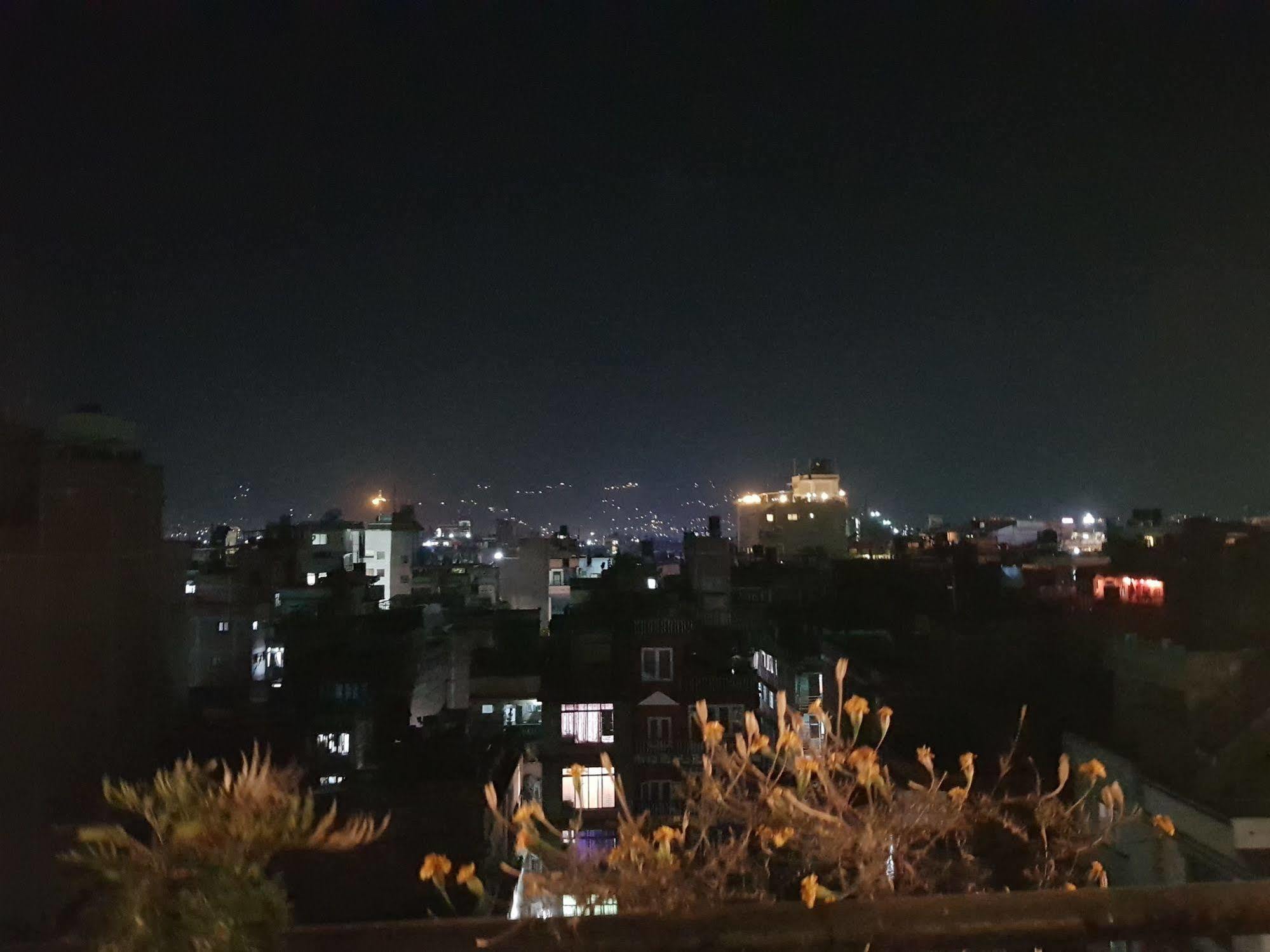 Hotel Lotus Buddha Inn Katmandu Dış mekan fotoğraf